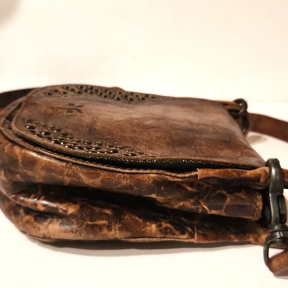 Vintage Frye Distressed Leather Studded Crossbody Saddle Bag EUC - Picture 13 of 16